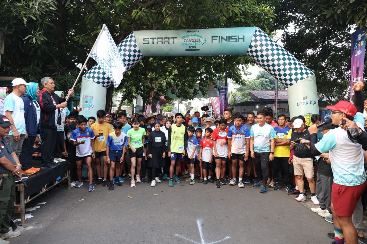 HUT Ciputat Timur ke 16, Benyamin Lepas Peserta Road To Tangsel Marathon