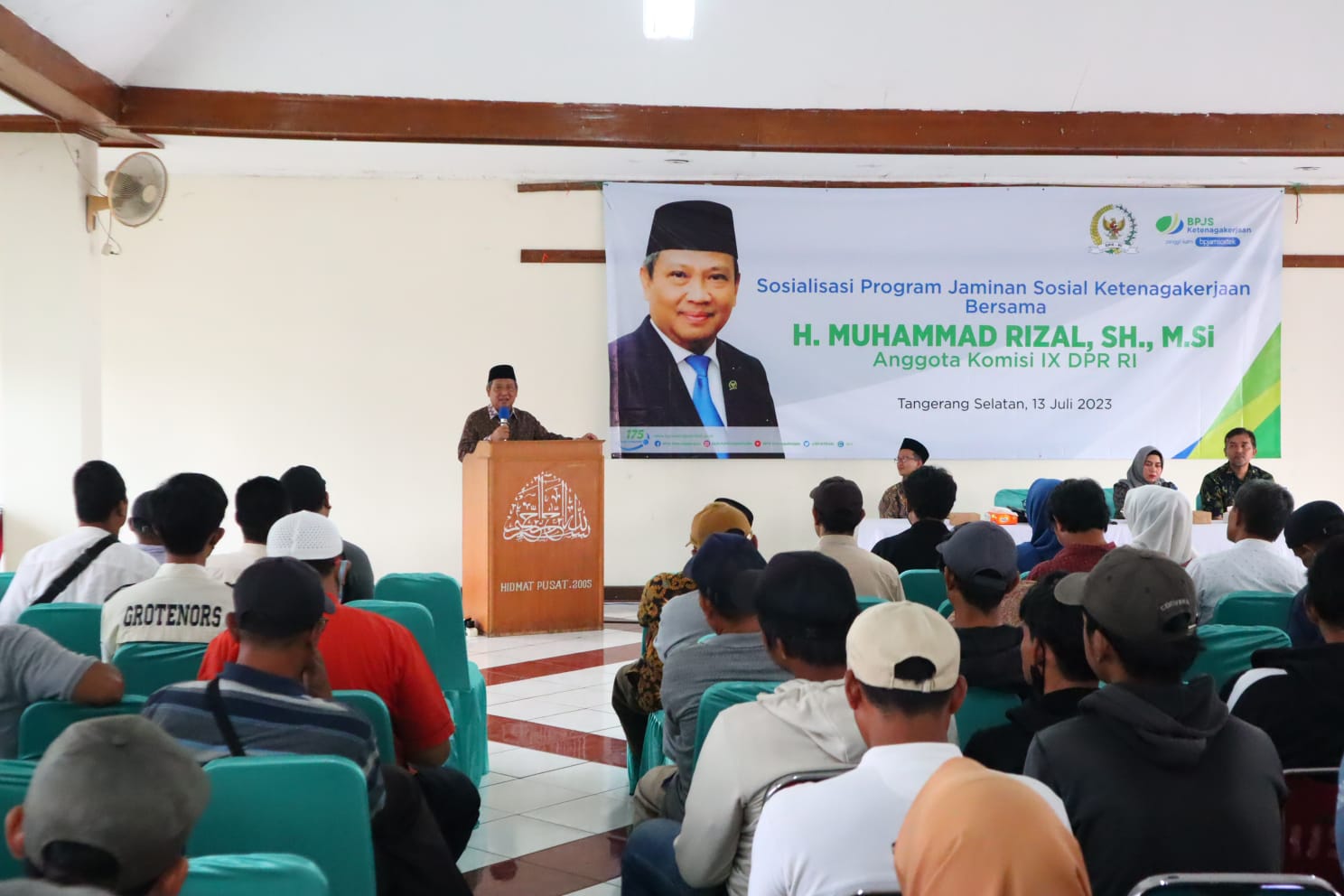 Dewan Muhammad Rizal saat memaparkan materi sosialisasi jaminan sosial BPJSTK.