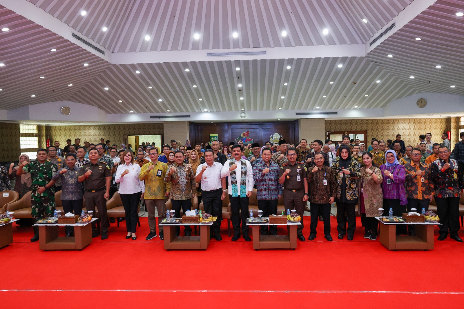 Kegiatan penyerahan sertipikat tanah di Banten.