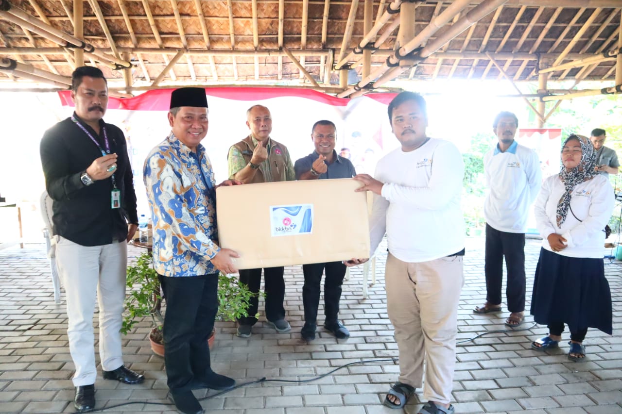 Muhammad Rizal DPR RI Gandeng BKKBN Banten Sosialisasi KIE Program Bangga Kencana Cegah Stunting di Salembaran Jaya Kosambi