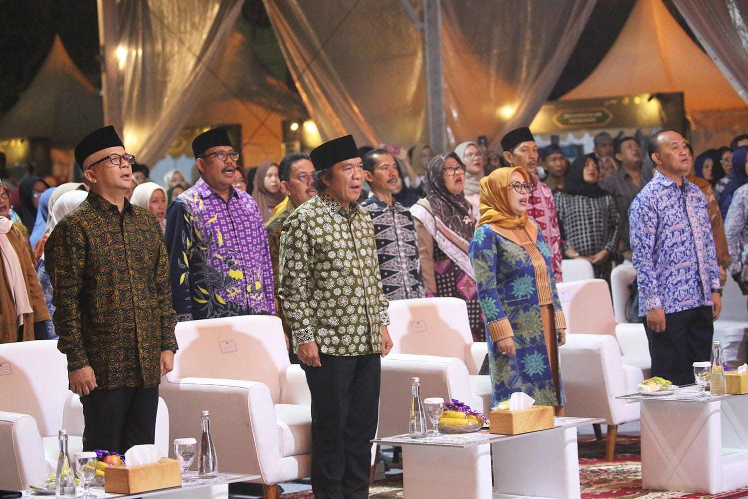 Pj Gubernur Banten Al Muktabar saat menghadiri kegiatan Puncak Acara 2nd Sharia and Halal Festival Jawara (Shafara) Banten 2023.