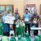 Benyamin dan jajarannya bersama anak-anak sekolah Al Azhar 17 Bintaro.
