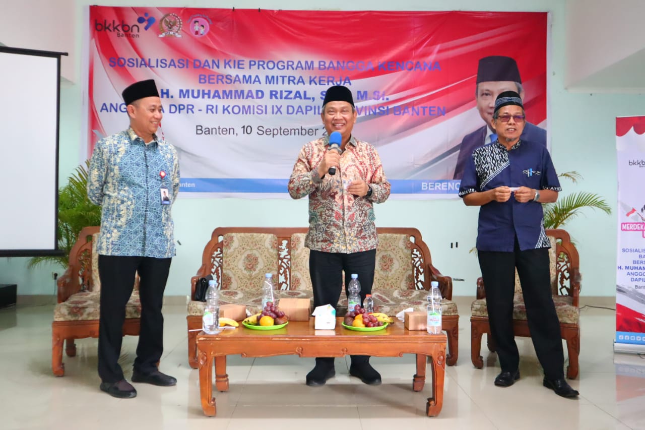 Dewan Muhammad Rizal bersama para narasumber.