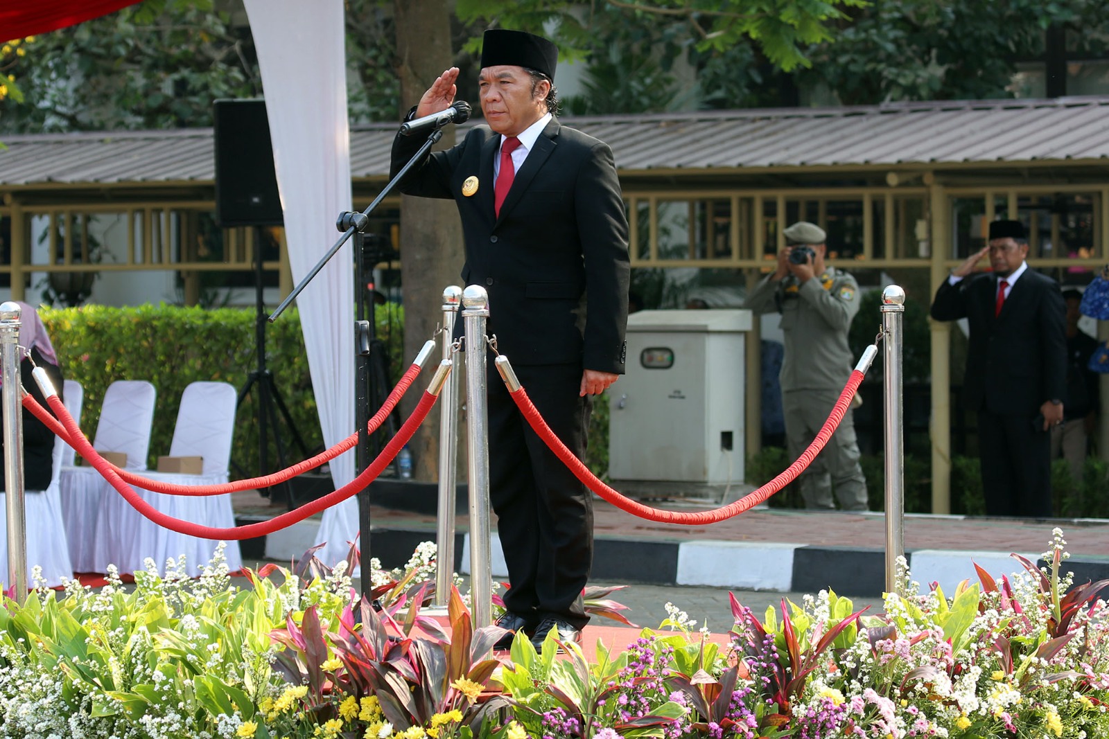 Pj Gubernur Banten Al Muktabar saat memimpin Upacara Hari Kesaktian Pancasila.