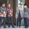Pj sekda Virgojanti bersama jajarannya saat mengenakan batik.