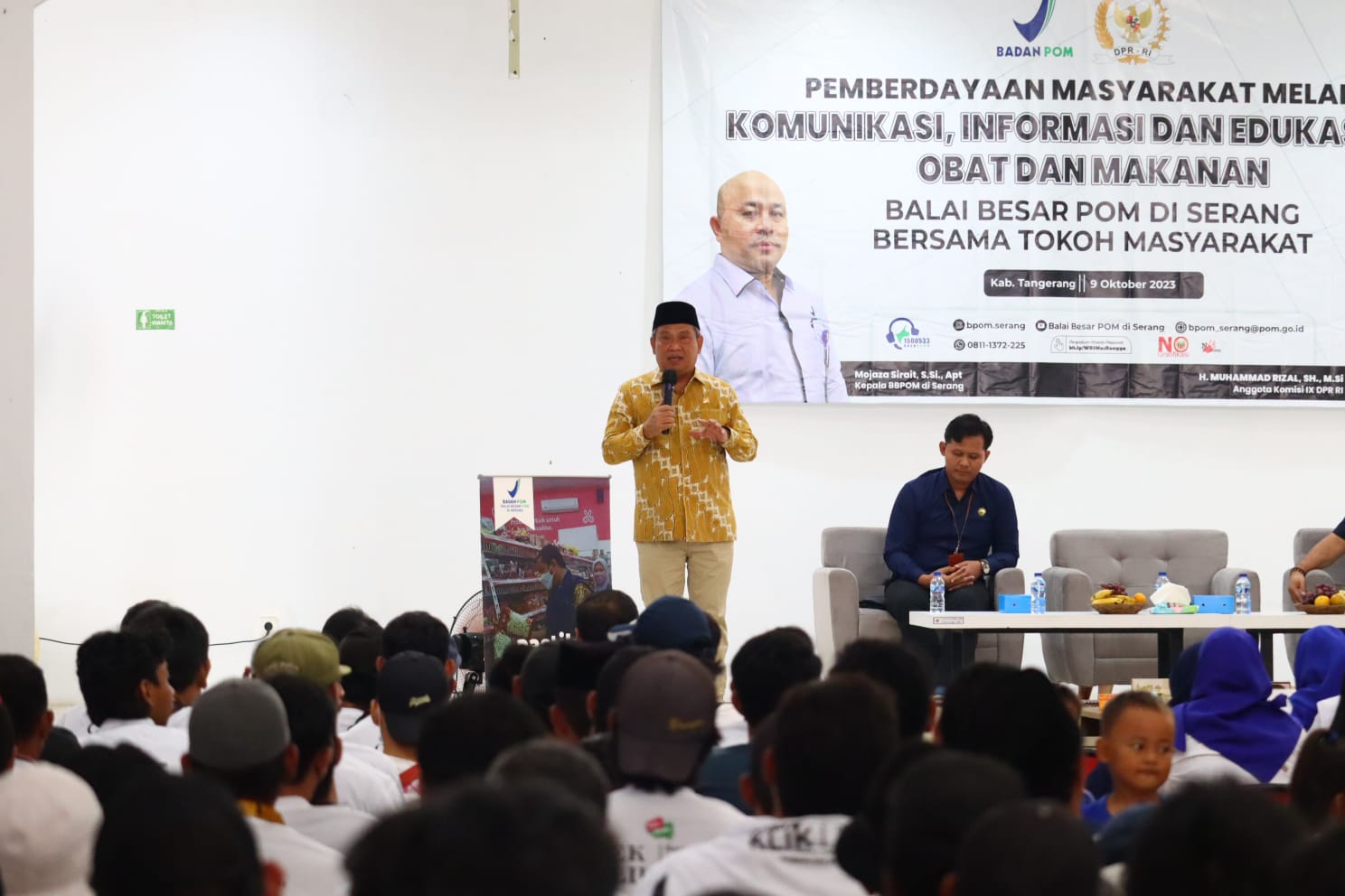 Muhammad Rizal DPR RI saat memaparkan materi sosialisasi BPOM.