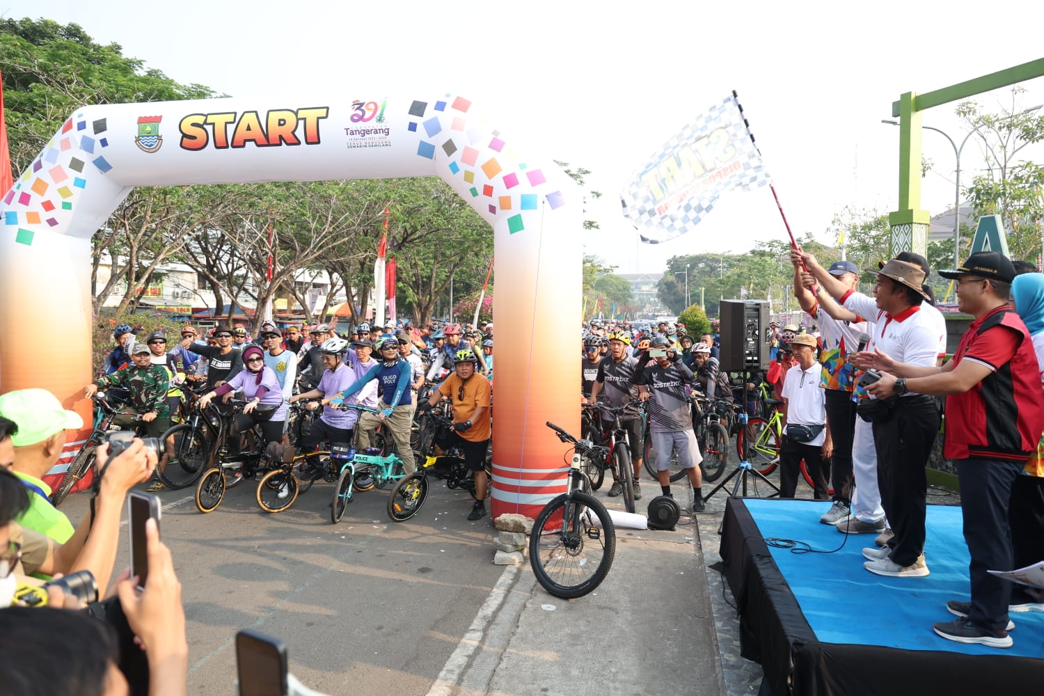 Pj Al muktabar saat melepas kegiatan fun bike di Tigaraksa.