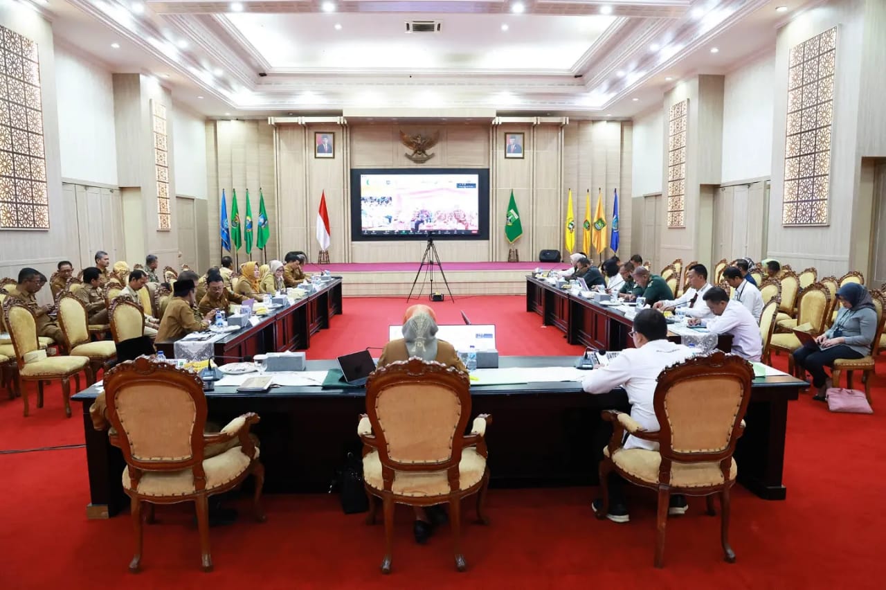 Rapat Koordinasi Pengendalian Inflasi Daerah secara virtual di Pendopo Gubernur Banten.