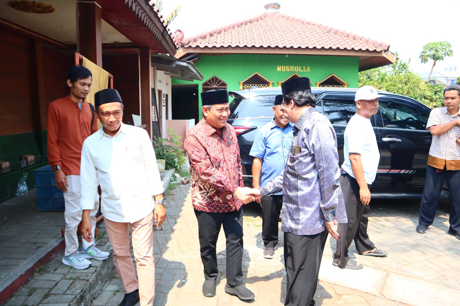 Dewan Muhammad Rizal saat menyapa masyarakat di kegiatan sosialisasi BPOM di Ciputat.