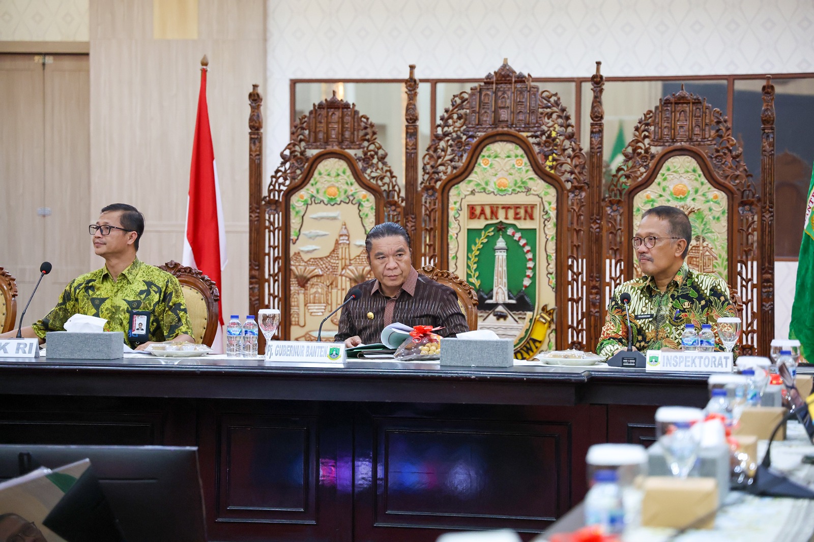 Pj Al Muktabar saat memimpin Rakor Fokus Area Pengelolaan BMD Banten.