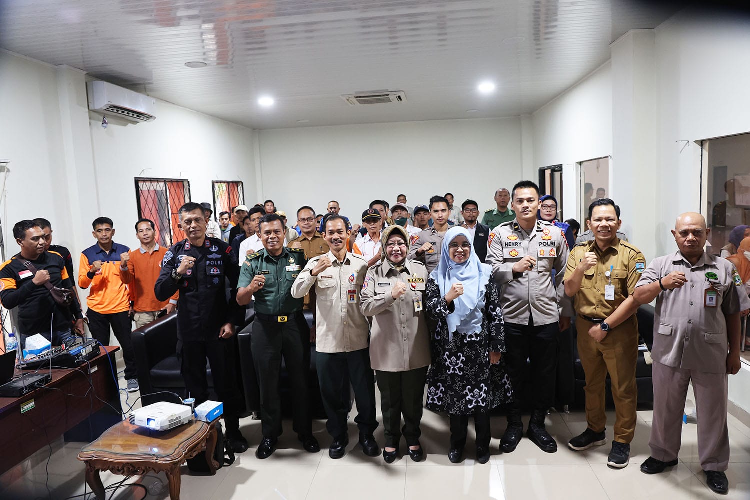 Rapat Persiapan Gladi Kesiapsiagaan Terhadap Bencana Tsunami Tingkat Provinsi Banten Tahap II di Badan Penanggulangan Bencana Daerah (BPBD) Provinsi Banten.