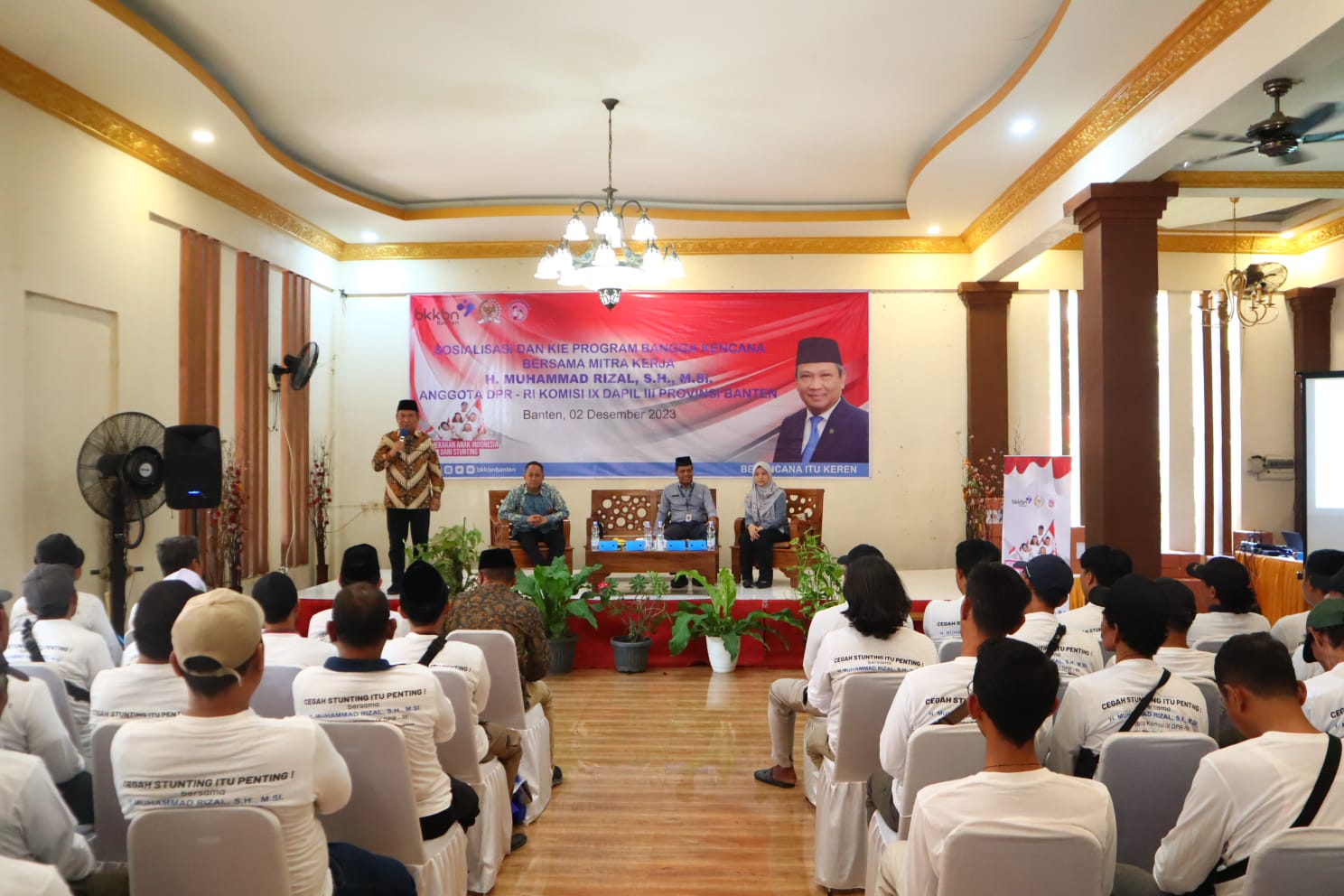 Dewan Muhammad Rizal saat memaparkan materi sosialisasi pencegahan stunting.