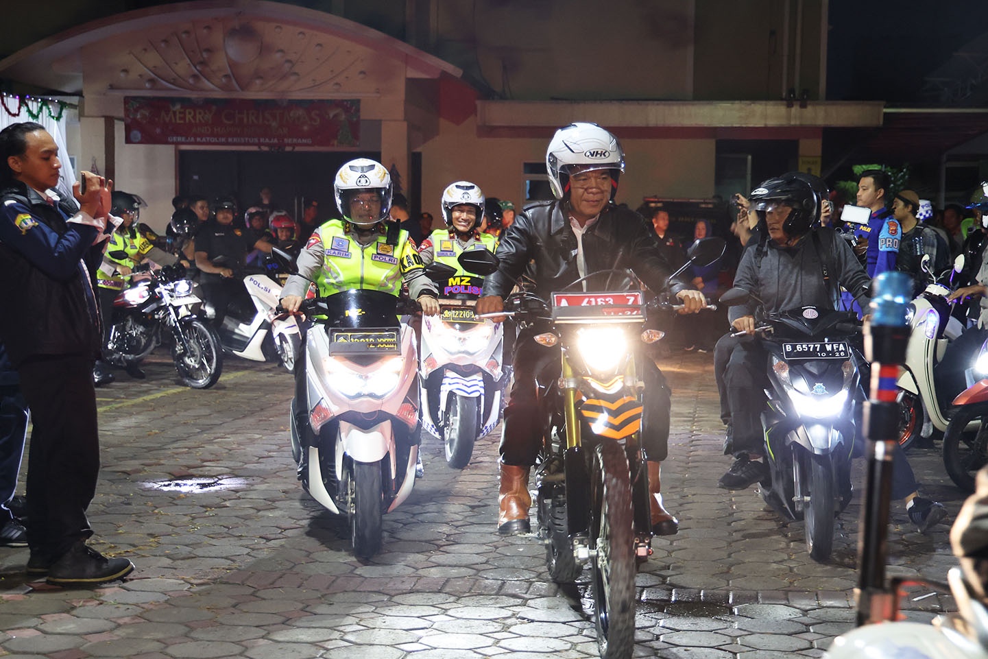 Pj Al Muktabar bersama forkopimda saat patroli malam perayaan natal.