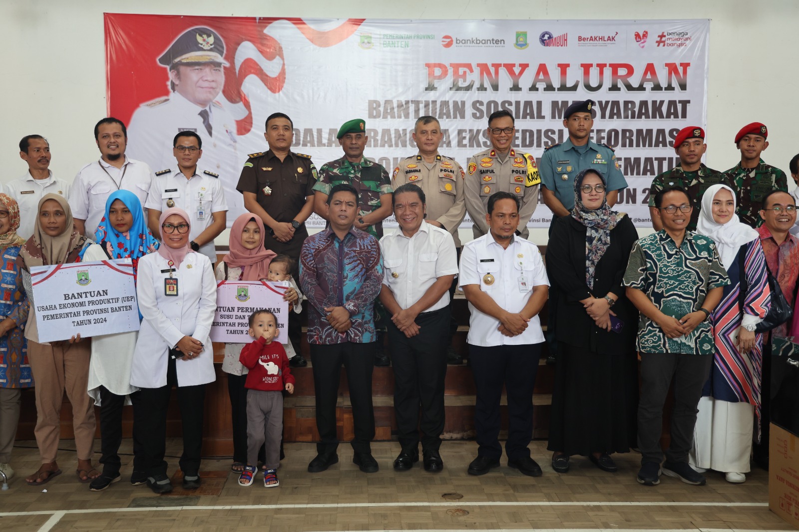 Pemprov Banten memberikan Bantuan Sosial Penyandang Disabilitas di Kota Tangerang.