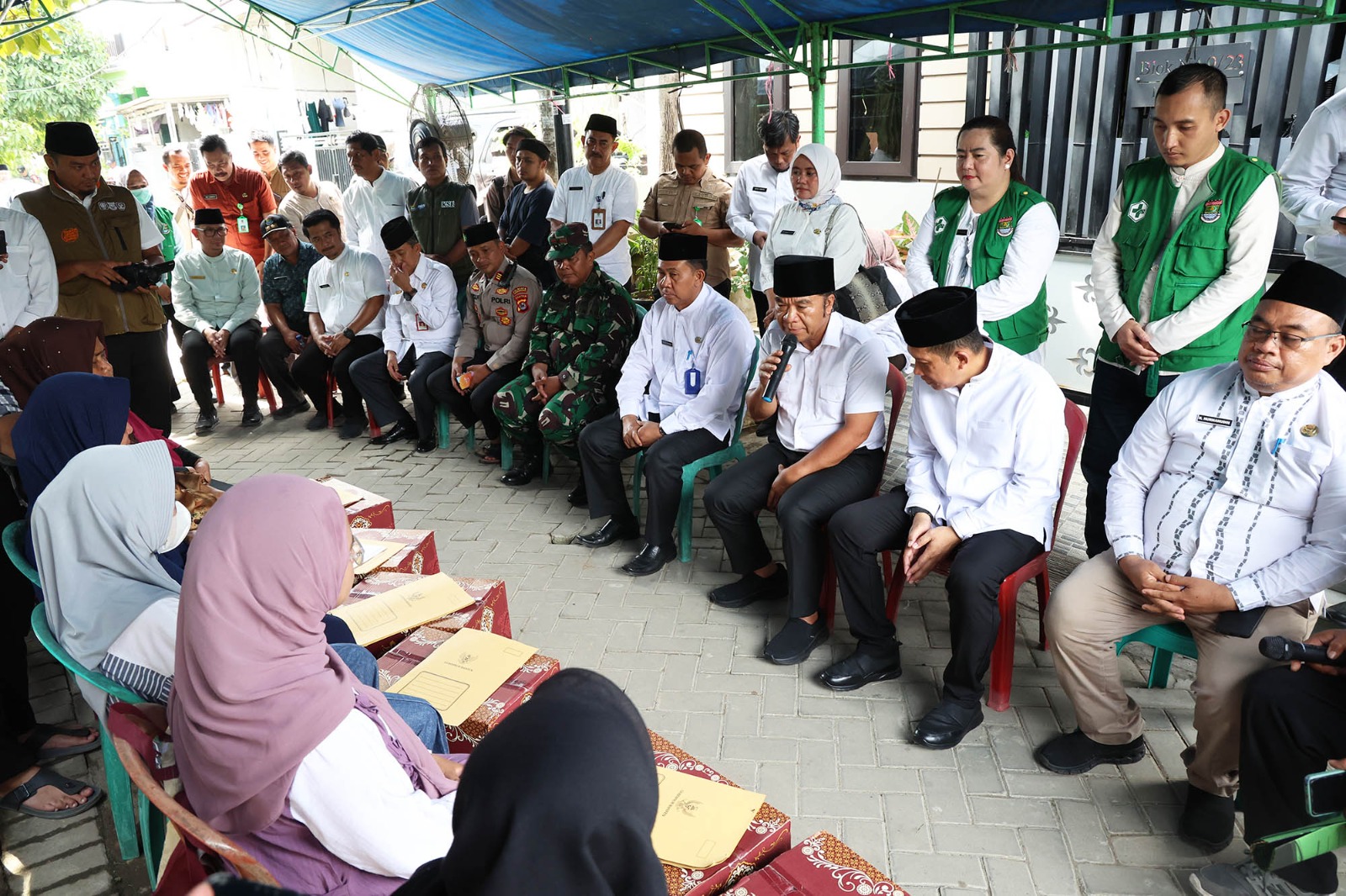 Pemprov Banten Berikan Santunan Ke Petugas KPPS di Kabupaten Tangerang Yang Meninggal, Pj Al Muktabar : Mereka Pahlawan Demokrasi