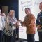 Pj Al Muktabar dapat penghargaan Ekbispar Award 2024.