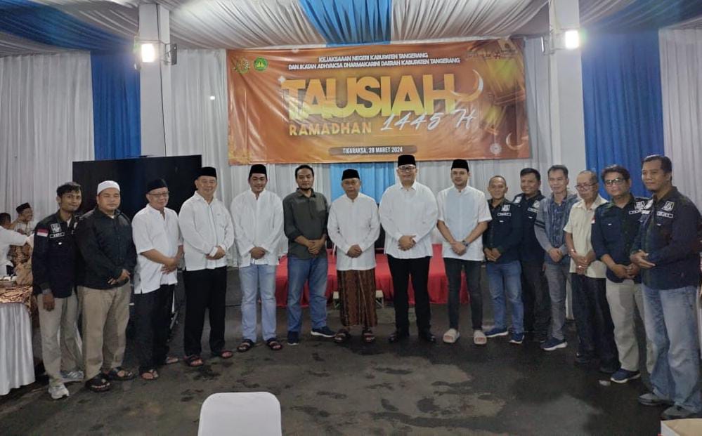 Pimpinan kejaksaan negeri kabupaten Tangerang saat foto bersama para jurnalis FKJKT.