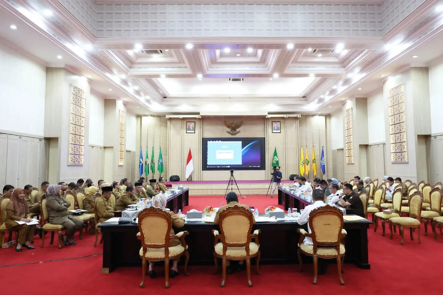 Rapat Koordinasi Pengendalian Inflasi secara virtual yang dipimpin oleh Menteri Dalam Negeri Republik Indonesia (Mendagri) M Tito Karnavian.