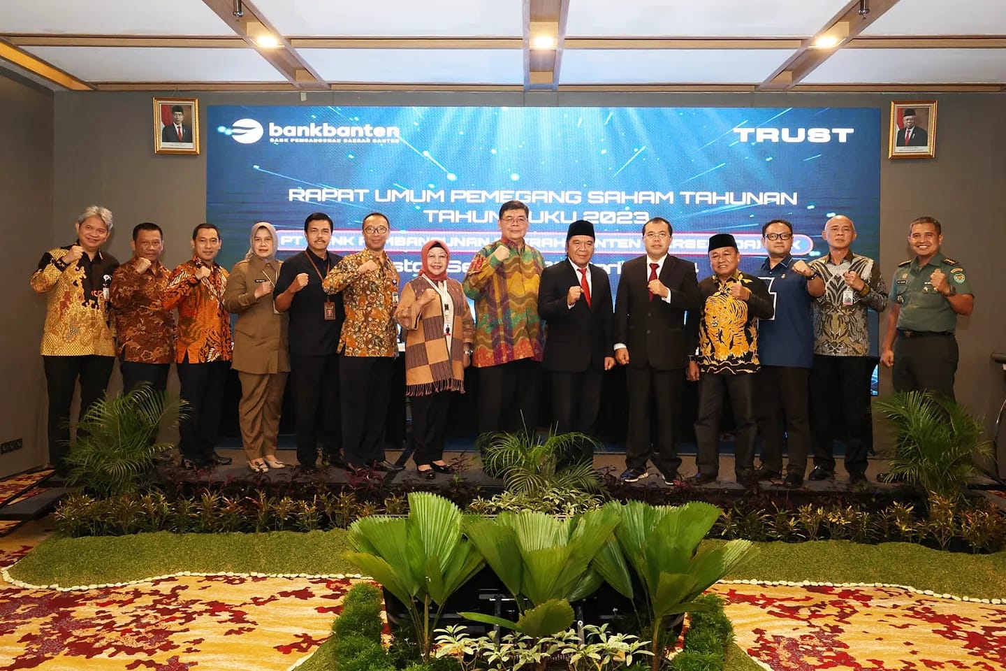 Pj Al Muktabar bersama Pimpinan Bank Banten.