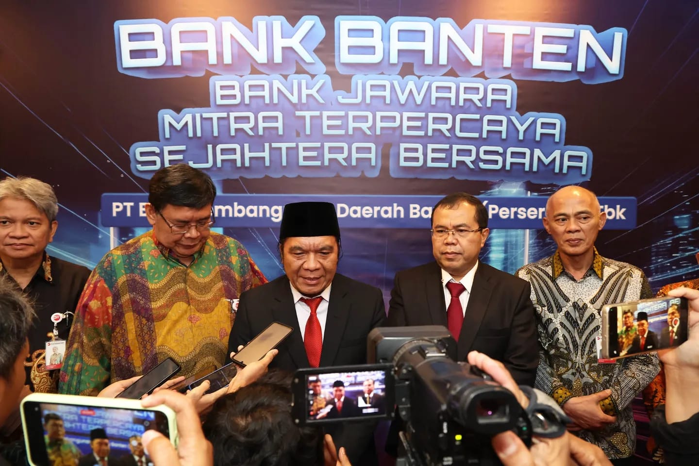 Pj Al Muktabar bersama Pimpinan Bank Banten.