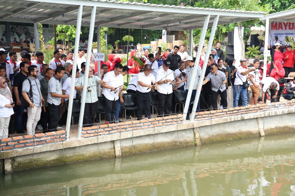 May Day Mancing Bersama Buruh di Tangsel, Pj Al Muktabar Paparkan Kondisi Banten Saat Ini