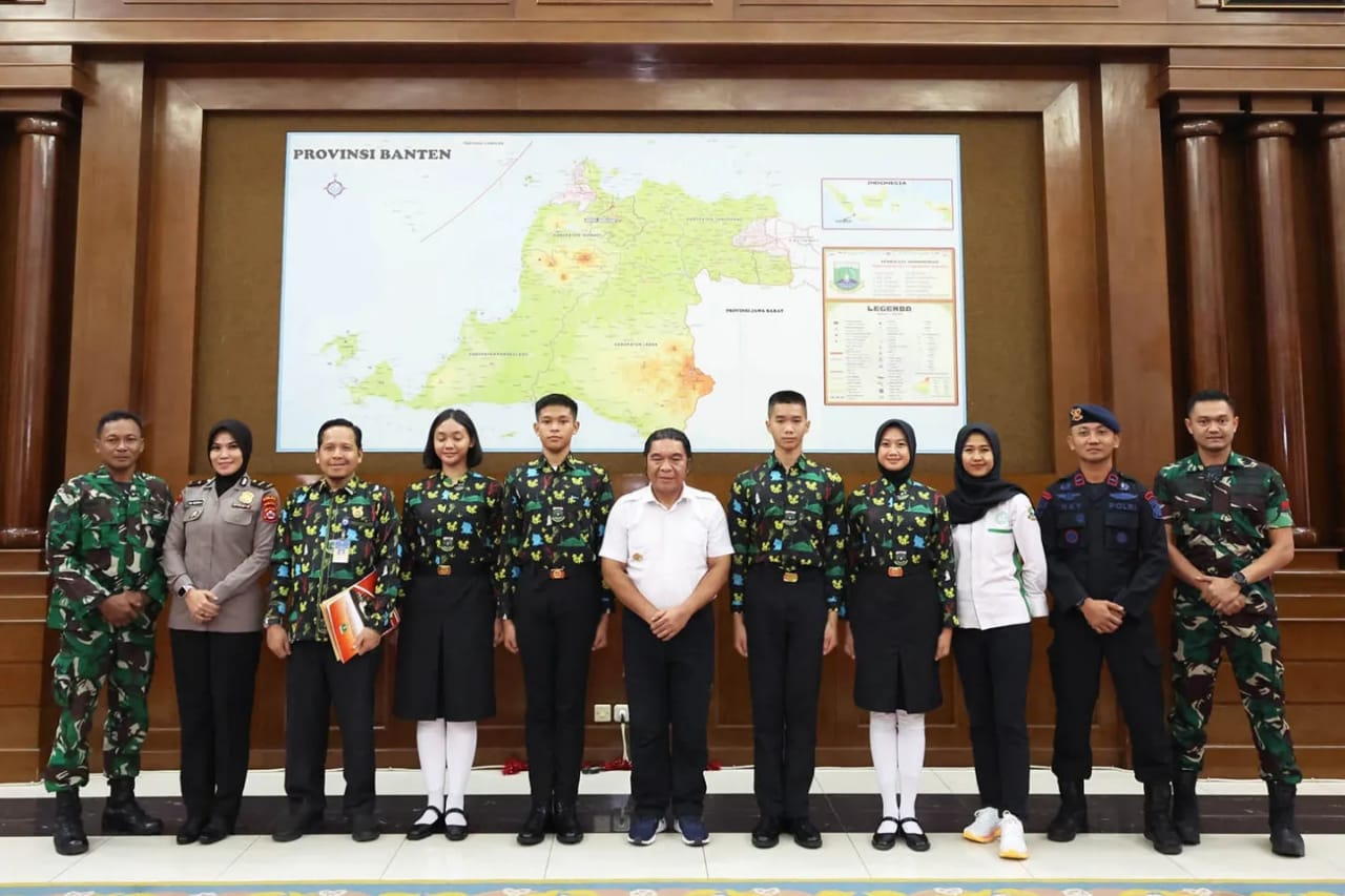 Pj Al Muktabar saat bersama Putra-Putri yang akan mengikuti seleksi paskibraka tingkat Nasional.