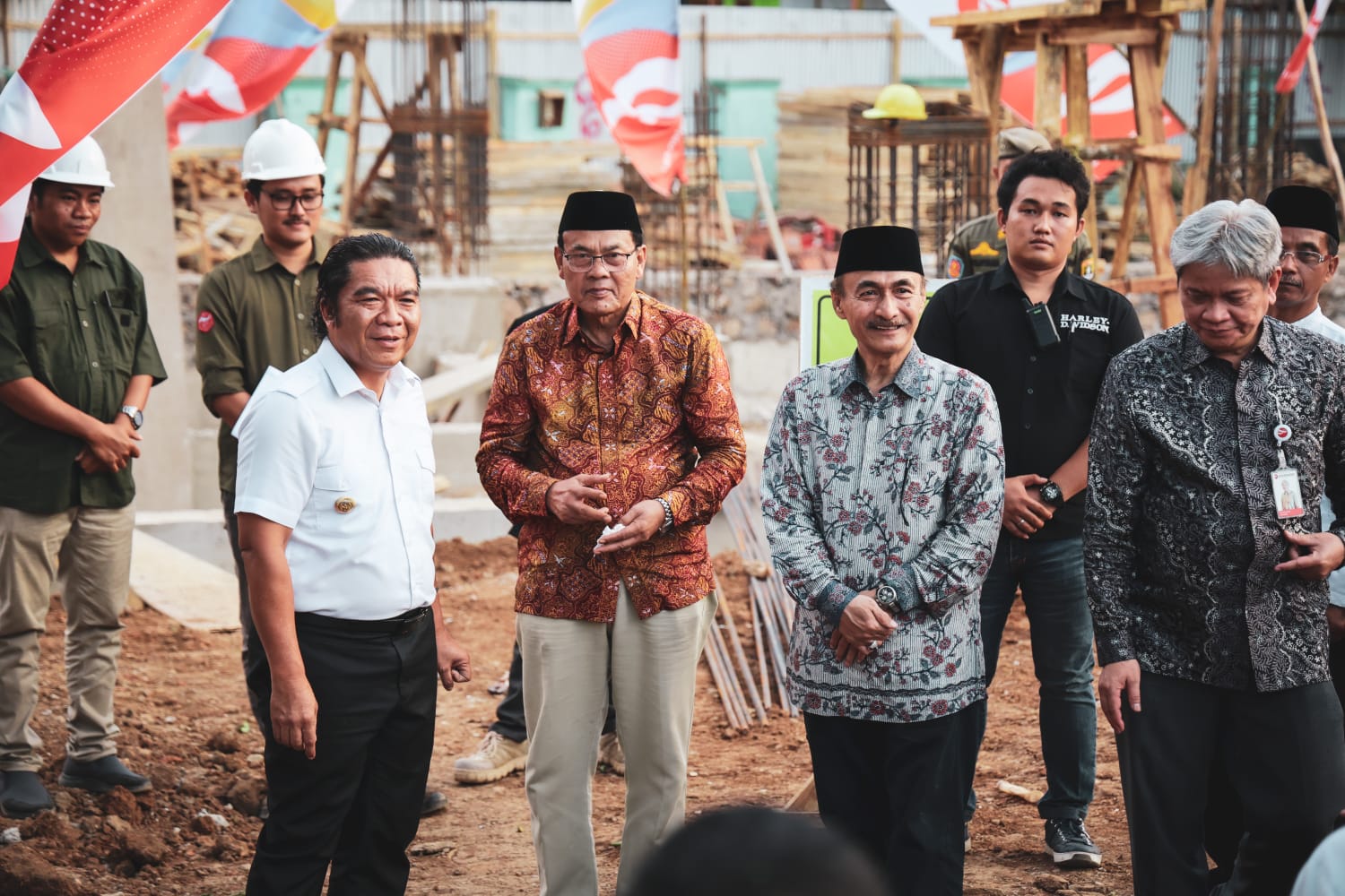 Ground breaking pembangunan gedung Kantor Pusat Bank Banten di Serang.