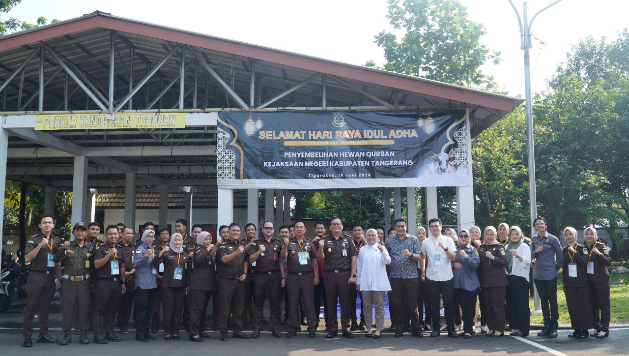 Keluarga besar kejaksaan negeri kabupaten Tangerang.