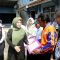 Bupati Irna saat menyerahkan bantuan alat mesin kapal ikan untuk nelayan Pandeglang.