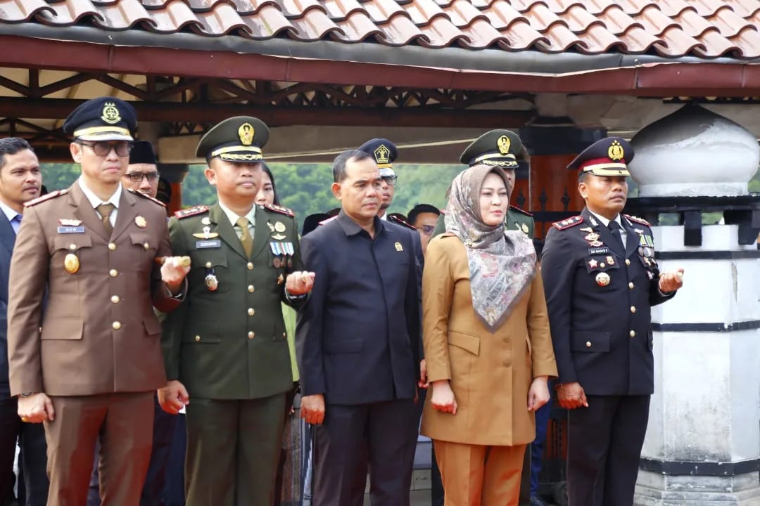 Bupati Irna Bersama Polres Pandeglang Gelar Upacara Peringatan HUT Bhayangkara Ke 78 Tahun