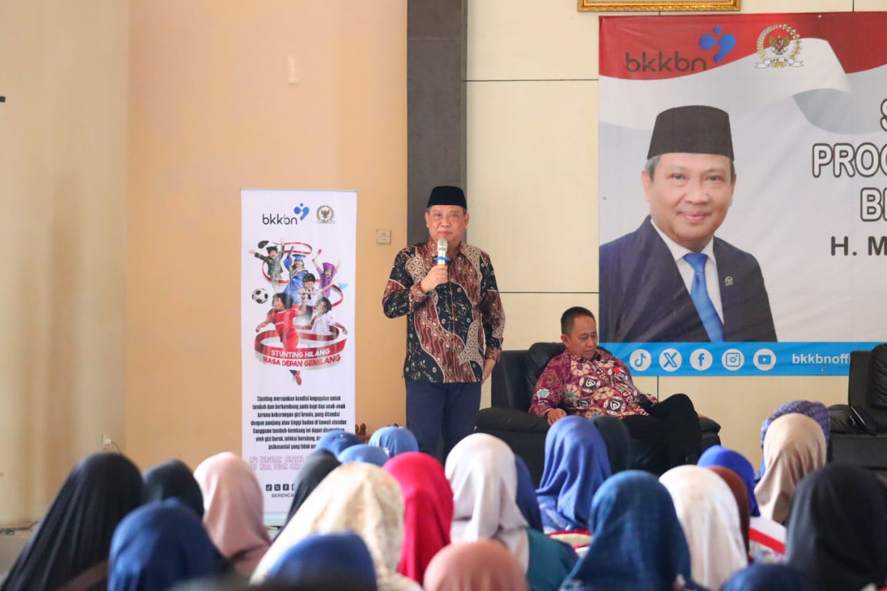 Muhammad Rizal DPR RI Sosialisasi Program BKKBN Cegah Stunting Bersama Masyarakat Binong