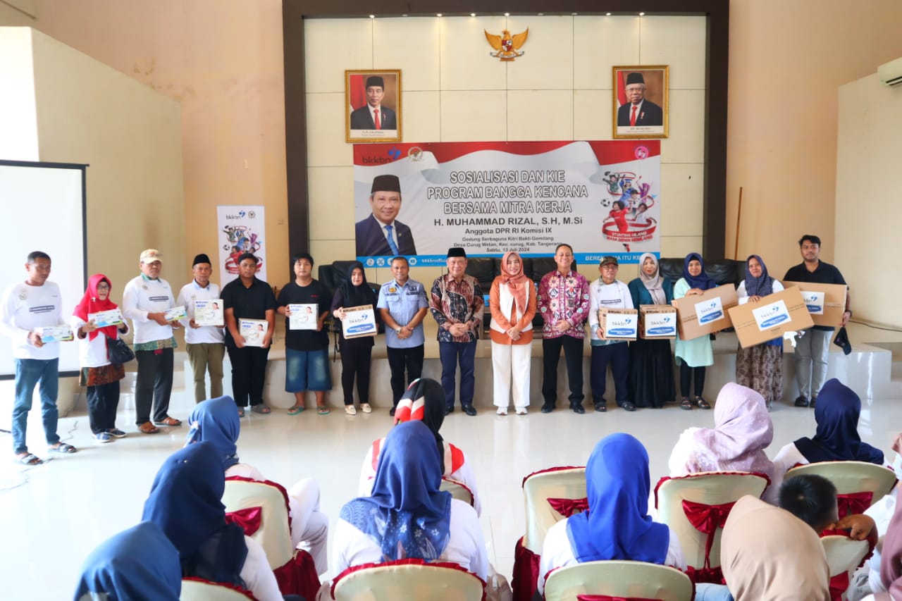 Kegiatan sosialisasi program BKKBN.