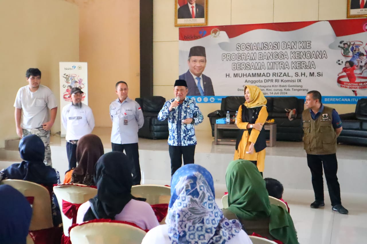 Muhammad Rizal Legislator RI bersama narasumber lainnya.