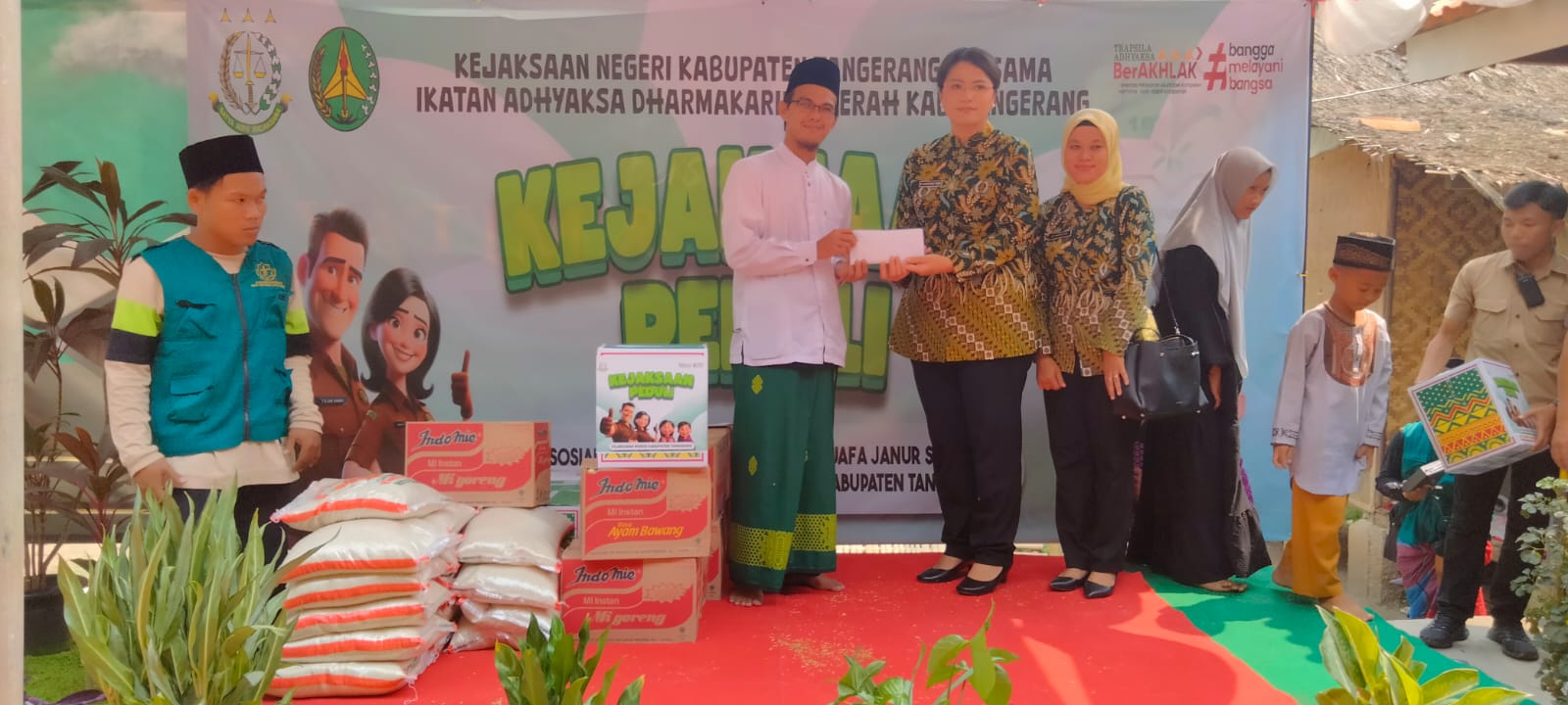 Program Bakti Sosial Kejaksaan Negeri Kabupaten Tangerang.