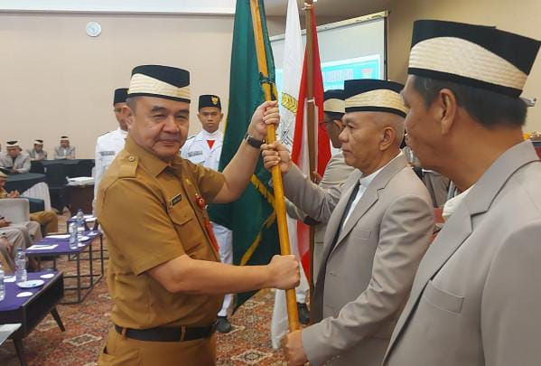 Plh Sekda Kabupaten Tangerang Soma Atmaja saat pelepasan kafilah yang mengikuti MTQ Banten