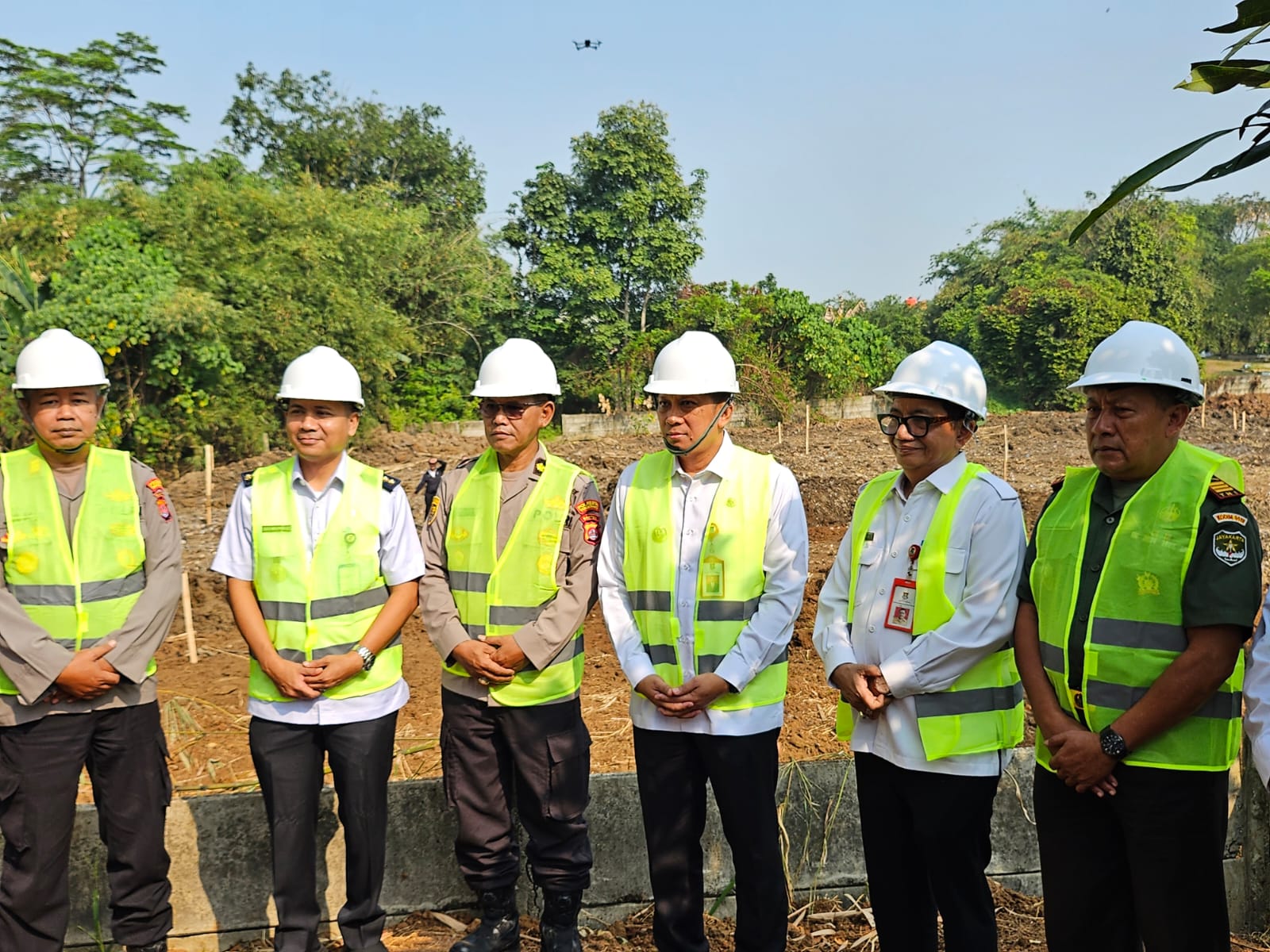 Pj Bupati Tangerang bersama para kepala dinas, dan camat cucu, serta jajarannya.