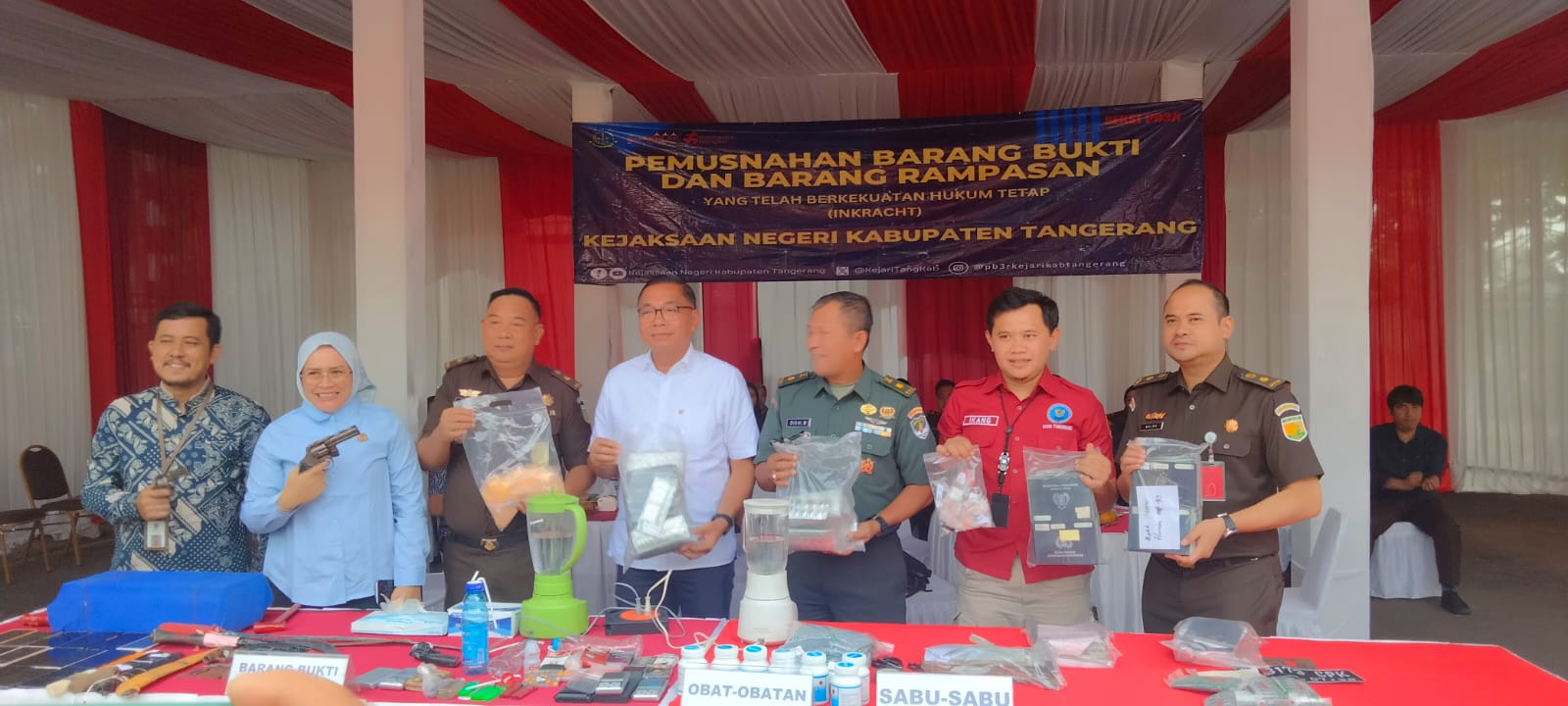 Pemusnahan barang bukti BPKB STNK Palsu, Eiger, Upal, HP, dan Obat Terlarang.