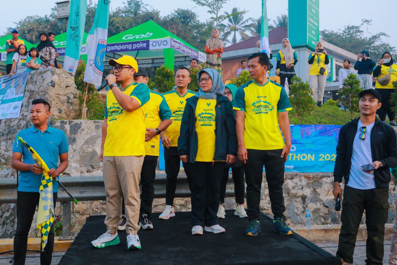 Pilar Saga Ichsan saat membuka Road to Tangsel Marathon 2024.