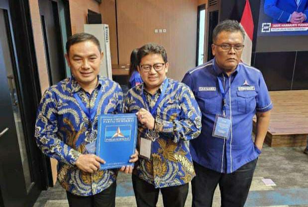 Mad Romli, Irvansyah, dan Ketua Demokrat Kabupaten Tangerang Nawa Said Dimyati.