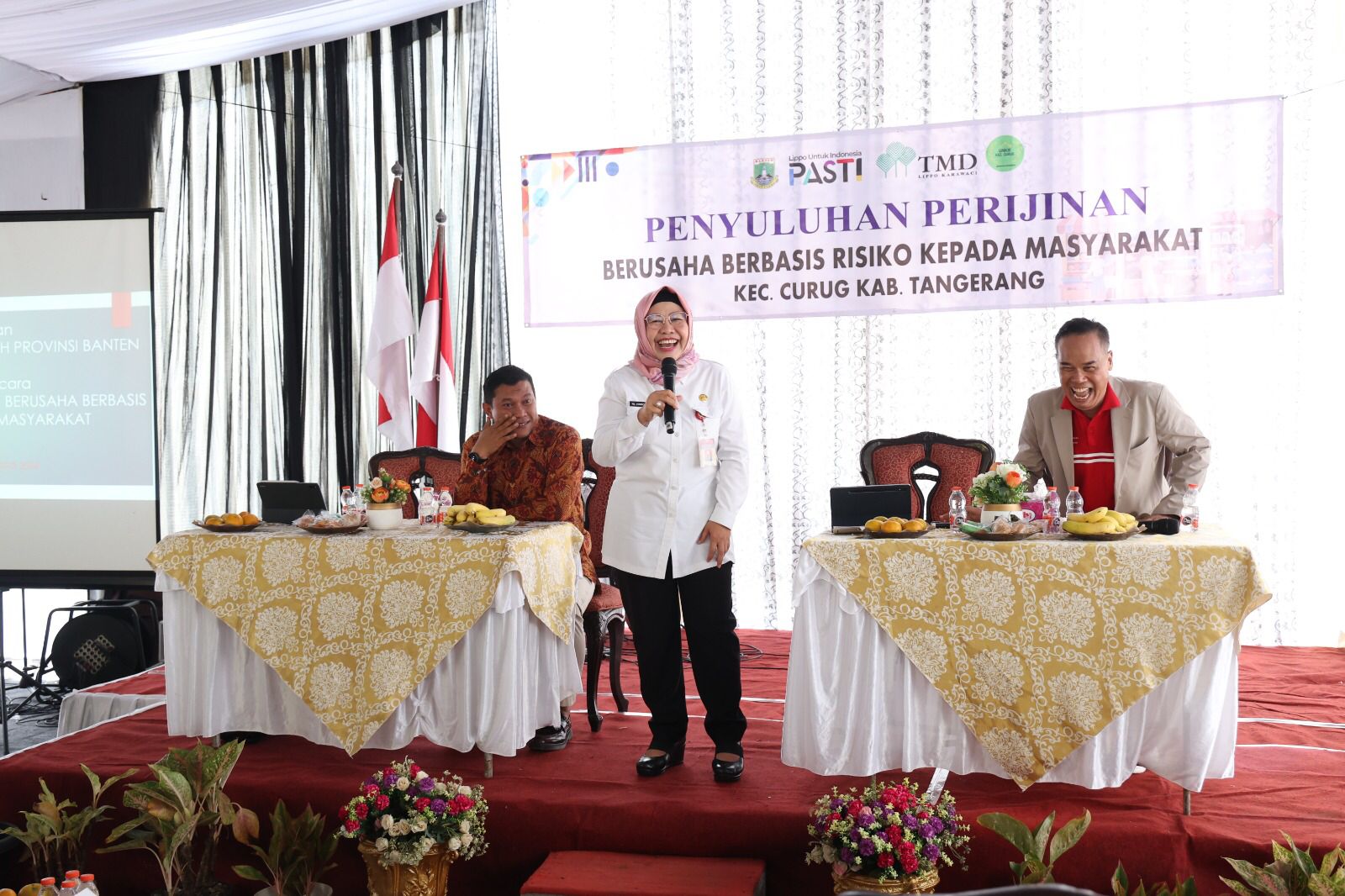 Muhammad Faisal DPRD Banten bersama DPMPTSP Sosialisasi perijinan berusaha.