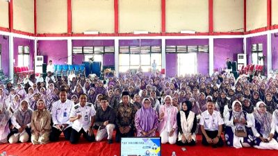 Intan Nurul Hikmah saat bersama guru PAUD Kabupaten Tangerang.