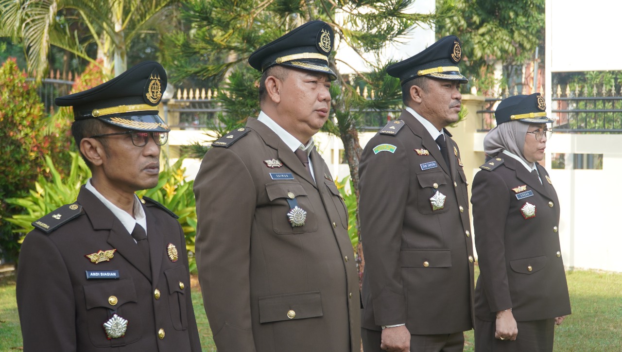 Para Jaksa Kabupaten Tangerang saat upacara dengan khidmat.