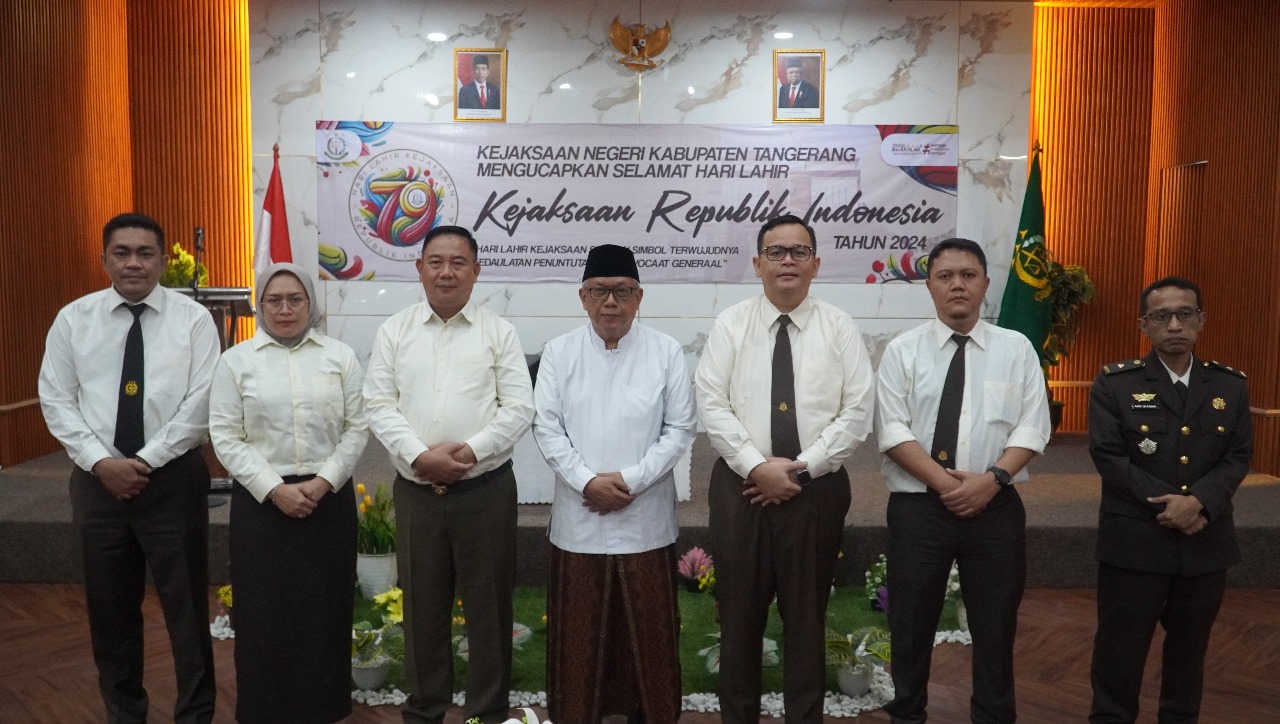 Jaksa Kabupaten Tangerang Bersama KH. M. Ues Nawawi Gofar, Ketua MUI Kabupaten Tangerang.