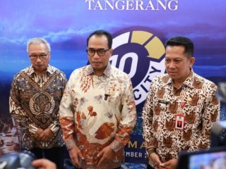 Budi Karya Menteri Perhubungan RI bersama PJ Bupati Tangerang Andi Ony.