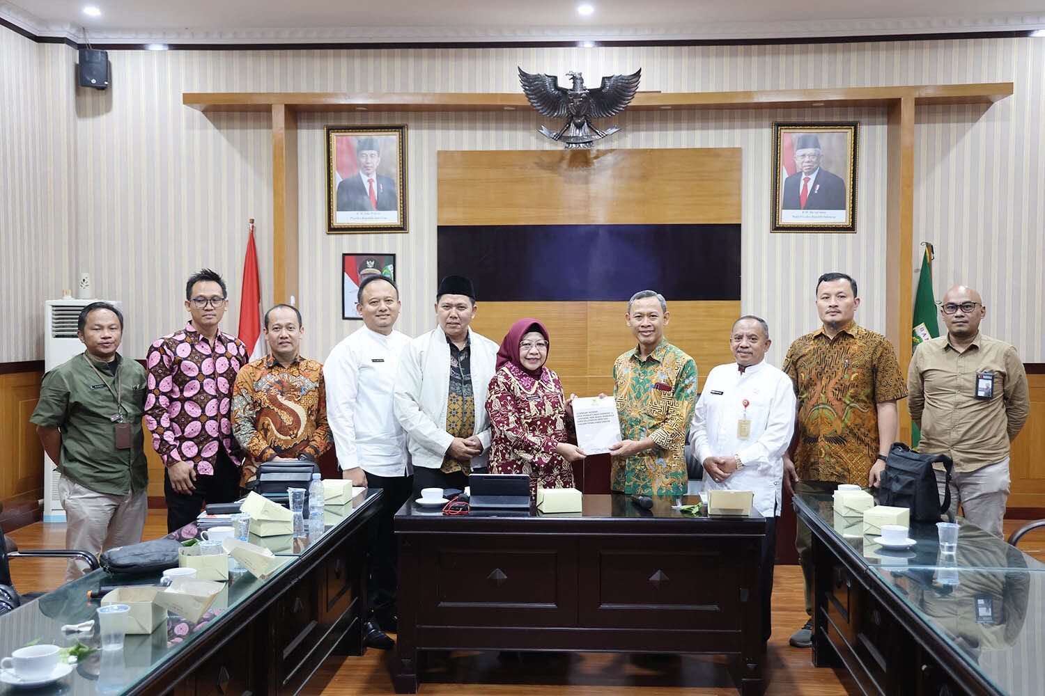 Tim Komnas HAM RI bersama Plh Sekda Banten Virgojanti, Komisioner Bawaslu dan KPU Banten.