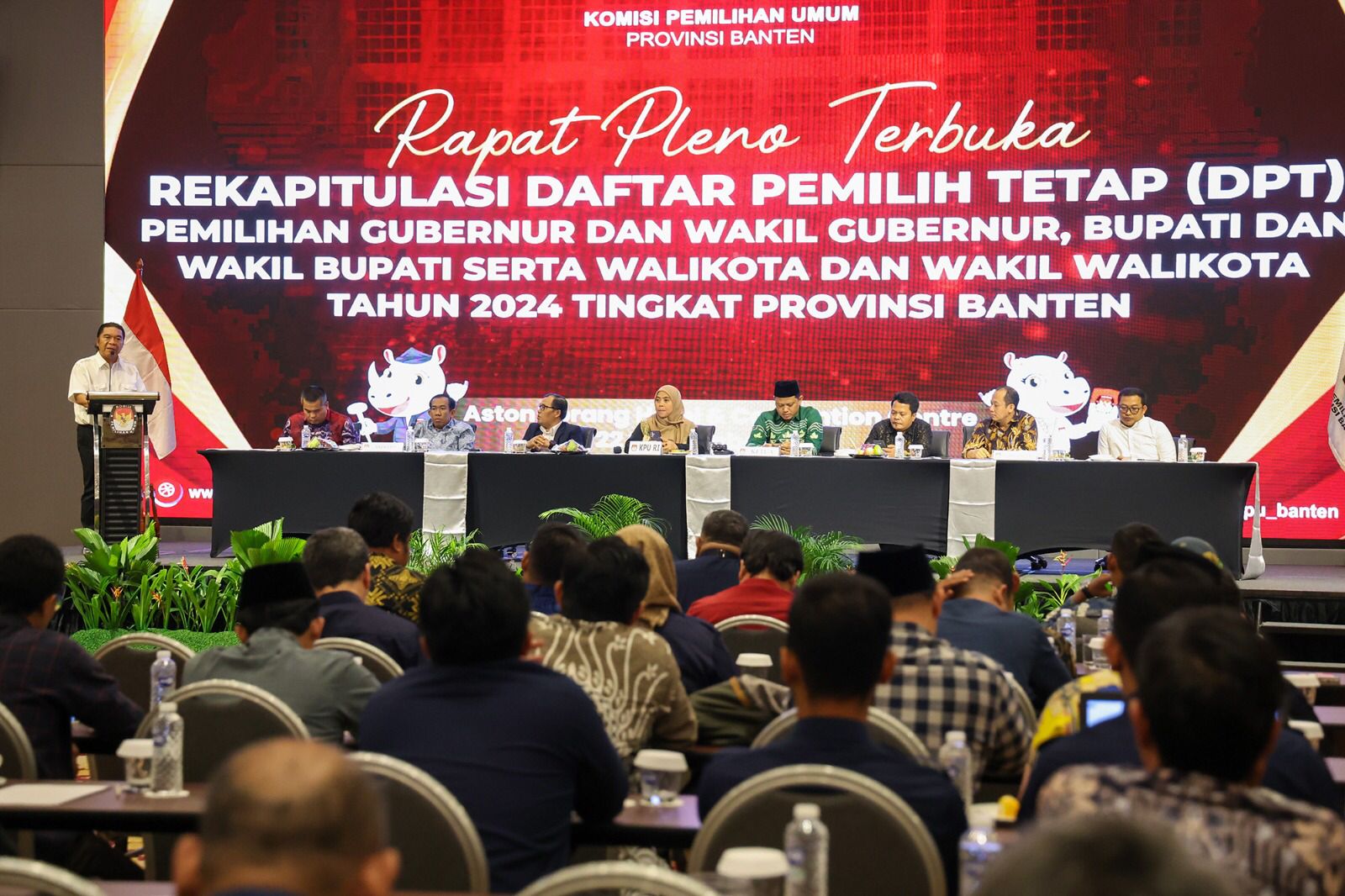 Rapat pleno terbuka KPU Banten.