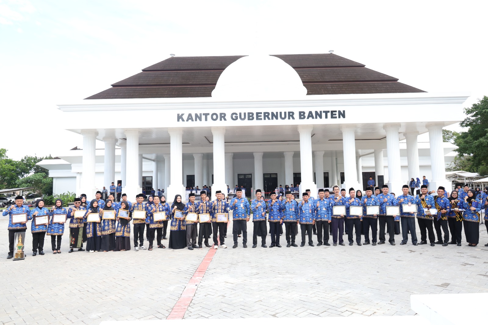 Para PNS usai upacara di Lapangan Kantor Gubernur Banten, KP3B.
