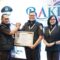 Kepala Kejari Kabupaten Tangerang Ricky Tommy Hasiholan saat Diberikan penghargaan oleh Kepala Kejaksaan Tinggi Banten Dr. Siswanto.