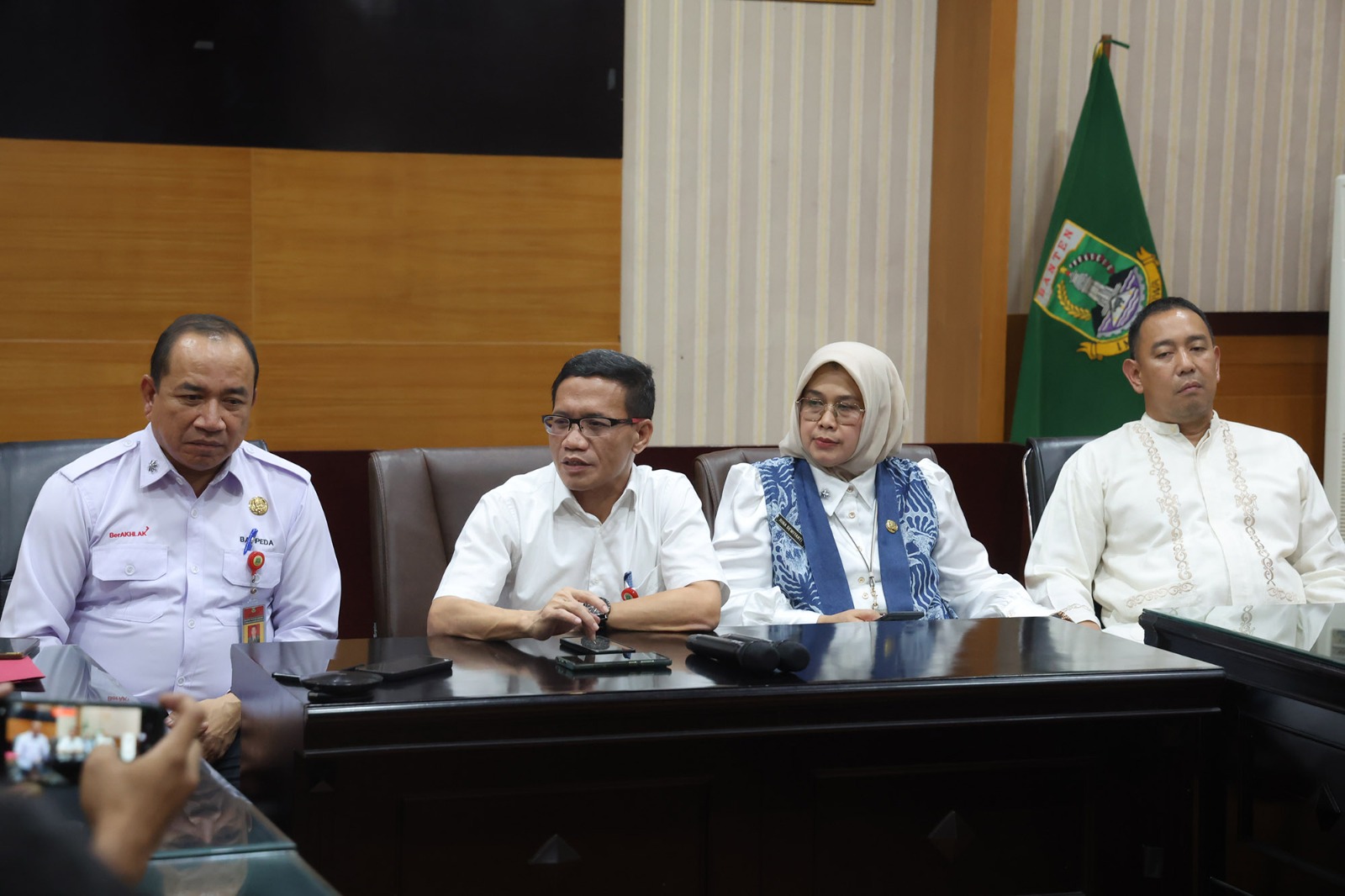 Pj Sekda Banten Nana Supiana bersama jajarannya.
