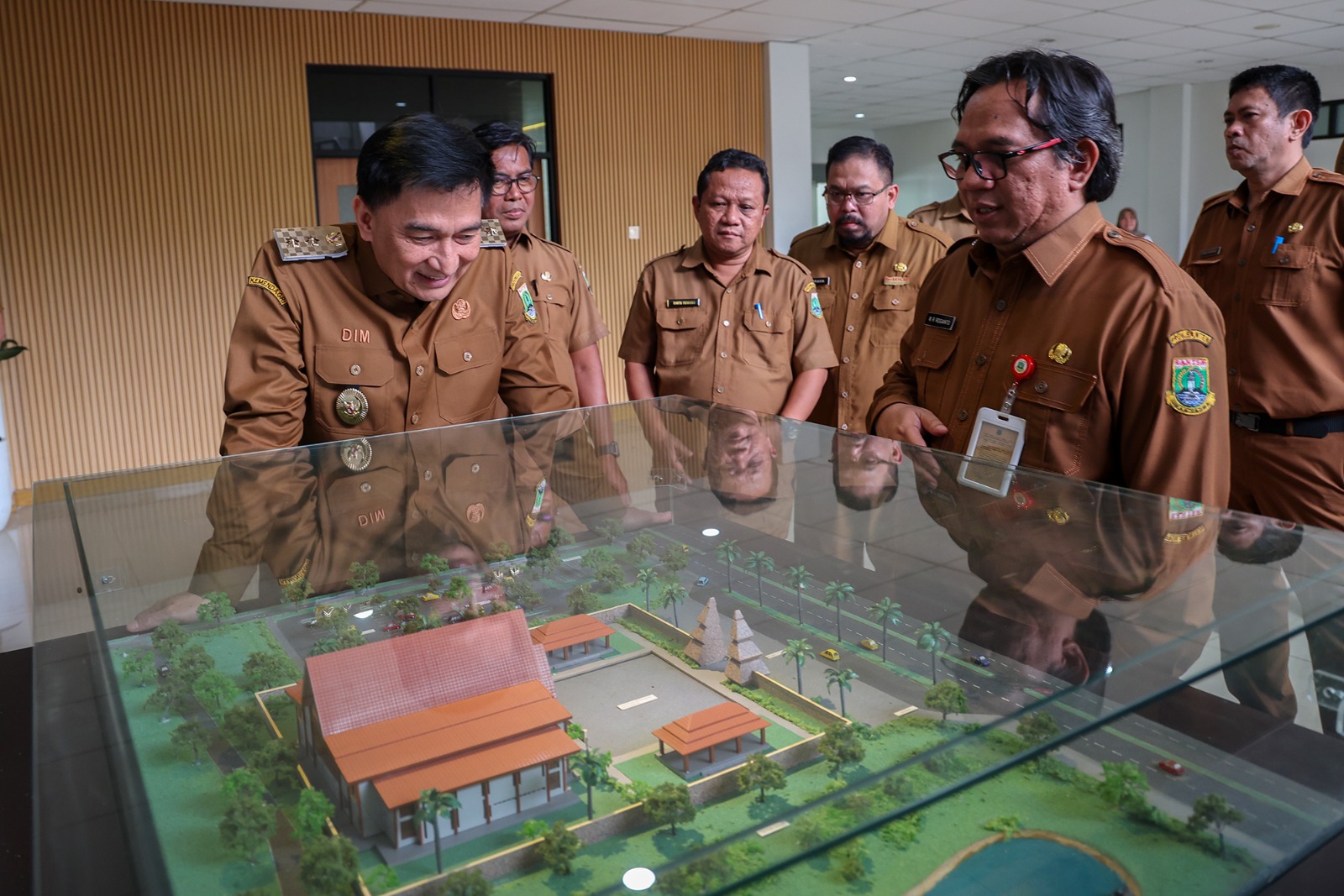 Wagub Dimyati saat bersama Kadis PRKP Rachmat Rogianto.